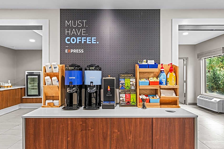 Holiday Inn Express Carneys Point New Jersey Turnpike Exit 1 By IHG