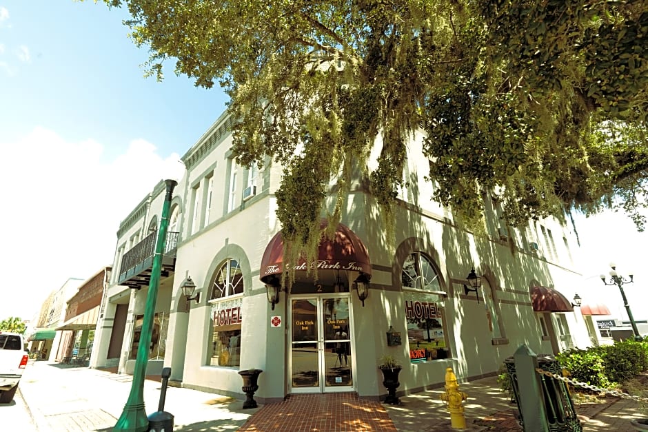 Oak Park Inn