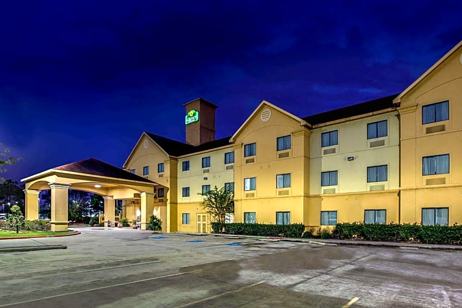 La Quinta Inn & Suites by Wyndham Pasadena