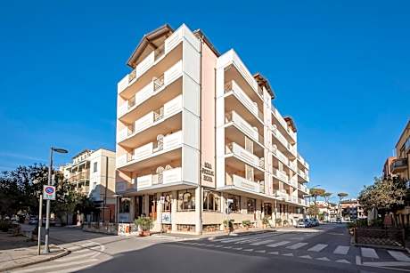 Lola Piccolo Hotel e Appartamenti