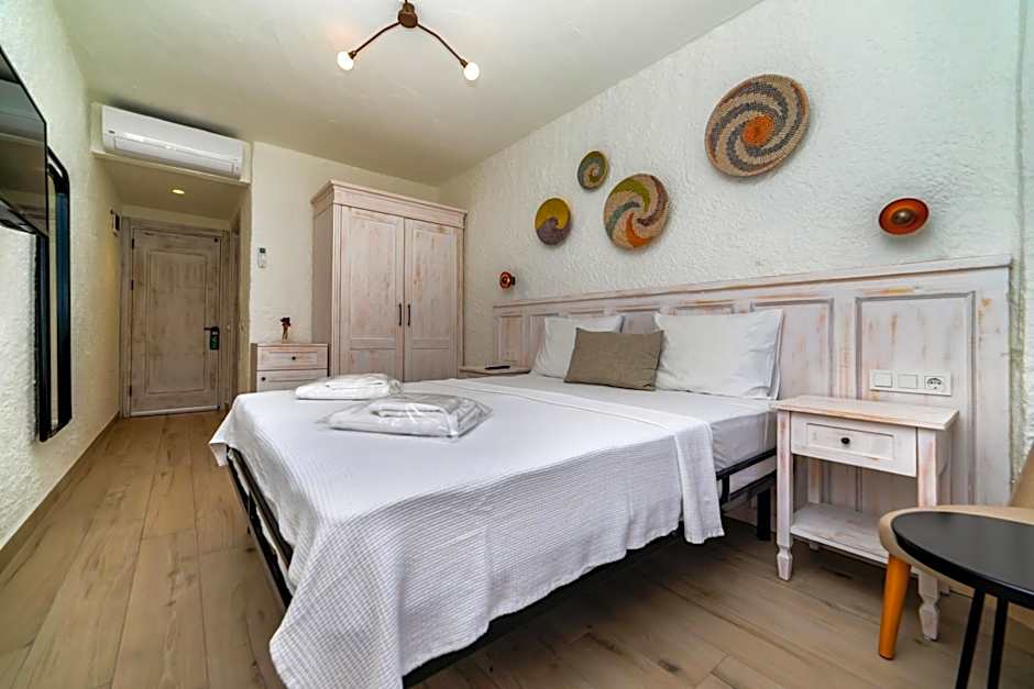 CEMAL ALACATI BUTIK HOTEL