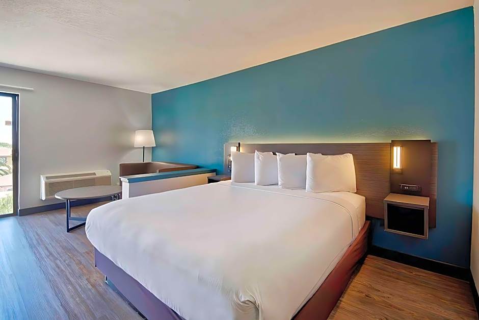 Studio 6 Suites Lawndale, CA South Bay