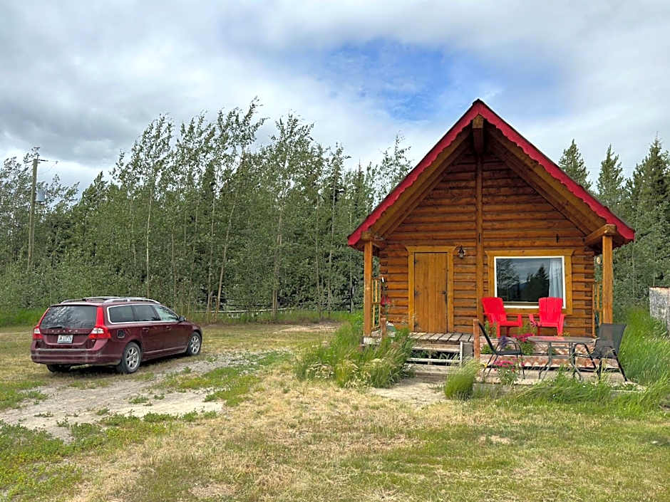 Dry Log Cabin with Mountain Views