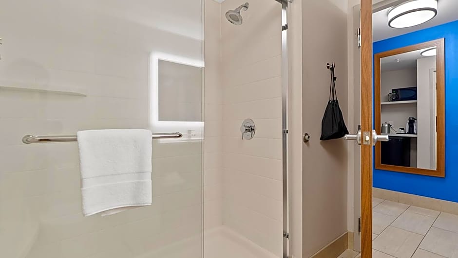 Holiday Inn Express & Suites Macon North By IHG