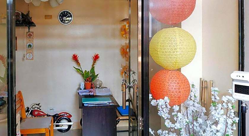 RedDoorz Segra Square Pension House