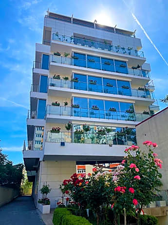 Marshal Garden Hotel