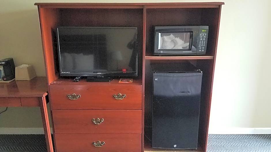 Rancho San Diego Inn & Suites