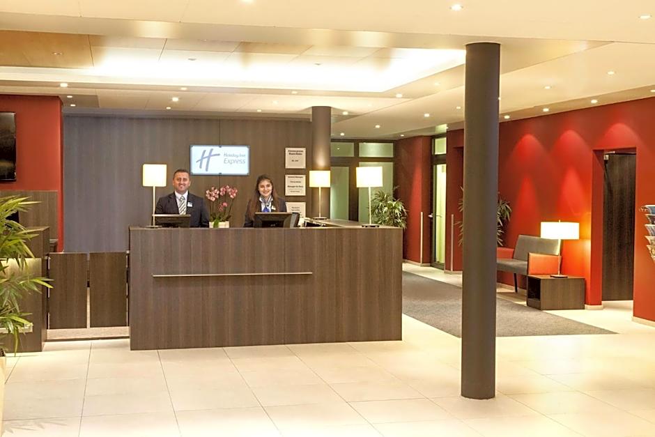 Holiday Inn Express Zürich Airport By IHG