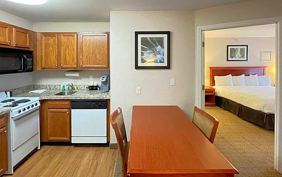 Smart Suites, an Ascend Collection Hotel