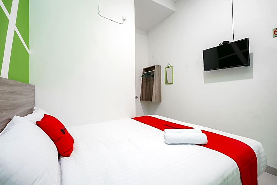 RedDoorz Plus @ Grand Tara Homestay Palembang