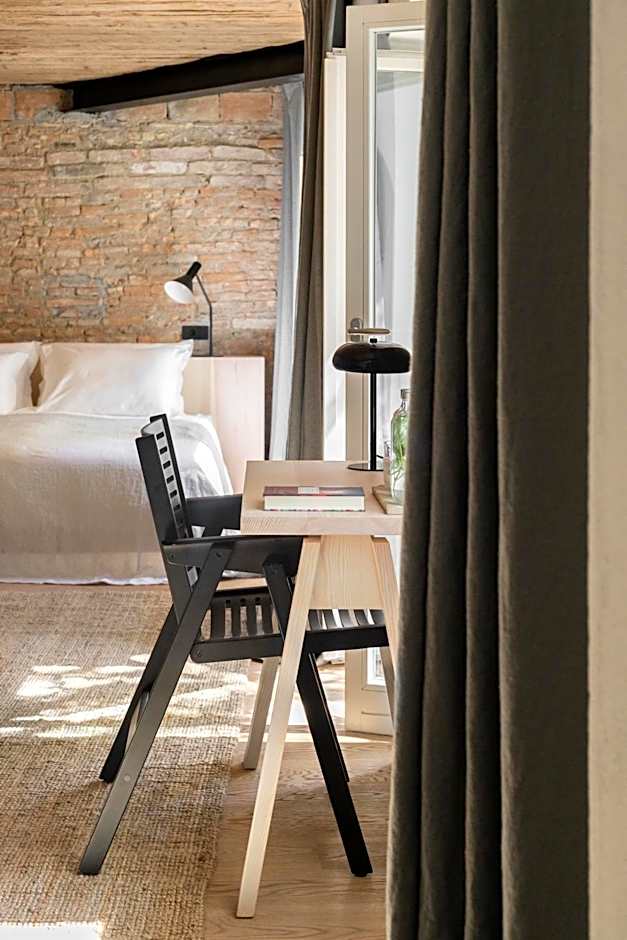 April1550 Boutique Hotel
