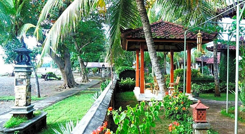Lovina Beach Hotel