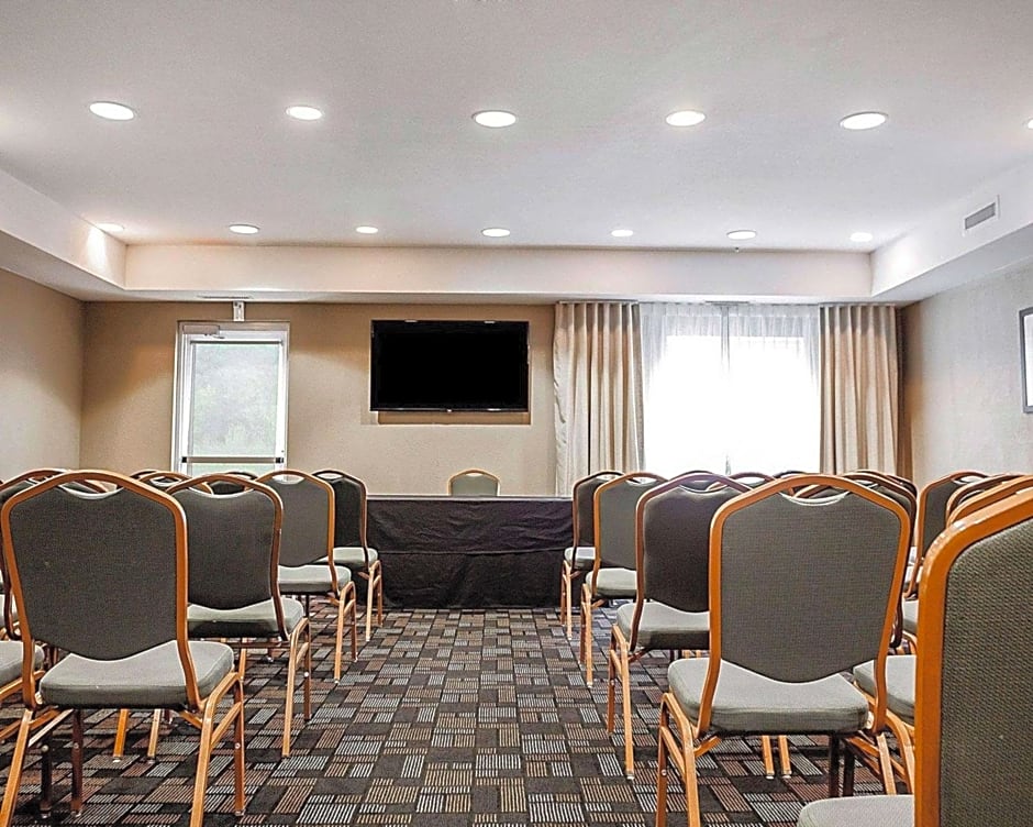 Comfort Suites - Independence