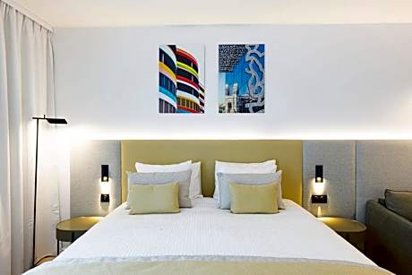 Standard Queen Room - Accessible