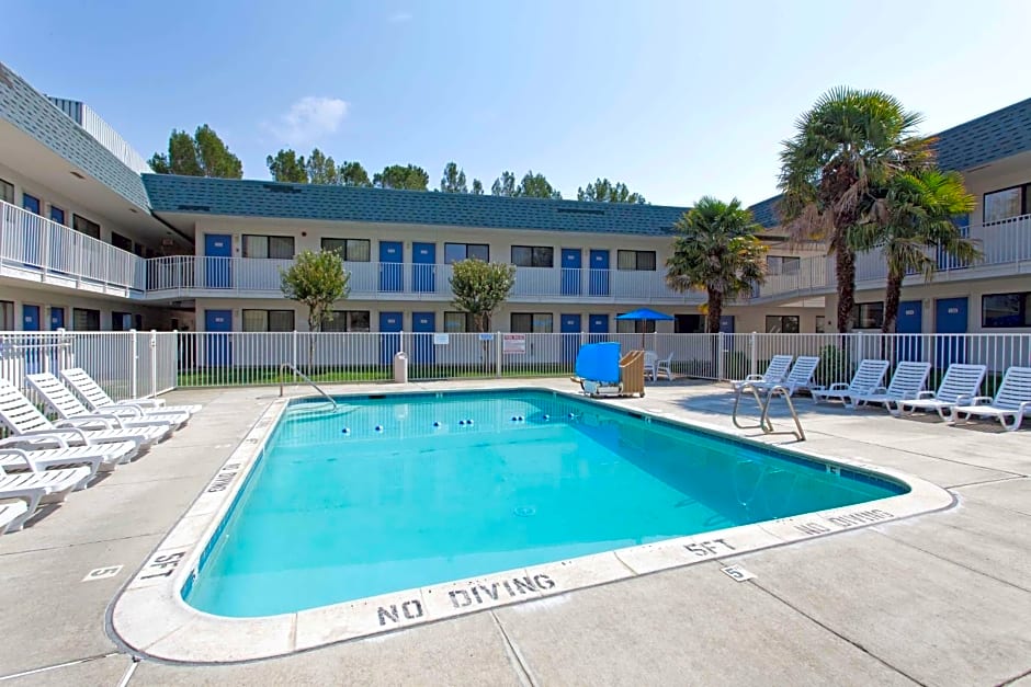 Motel 6 Davis-Near UC Davis