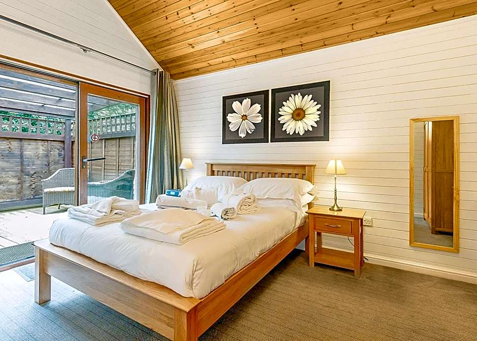 Tilford Woods Lodge Retreat