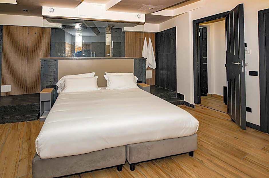 Golden Hotel
