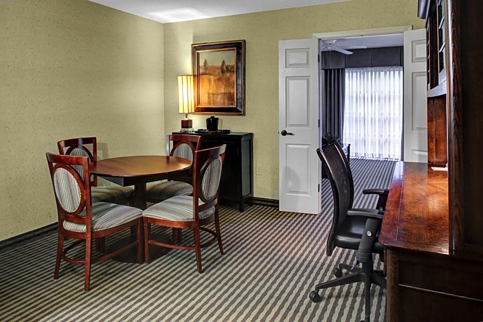 Holiday Inn Express Hotel & Suites Atlanta Buckhead by IHG