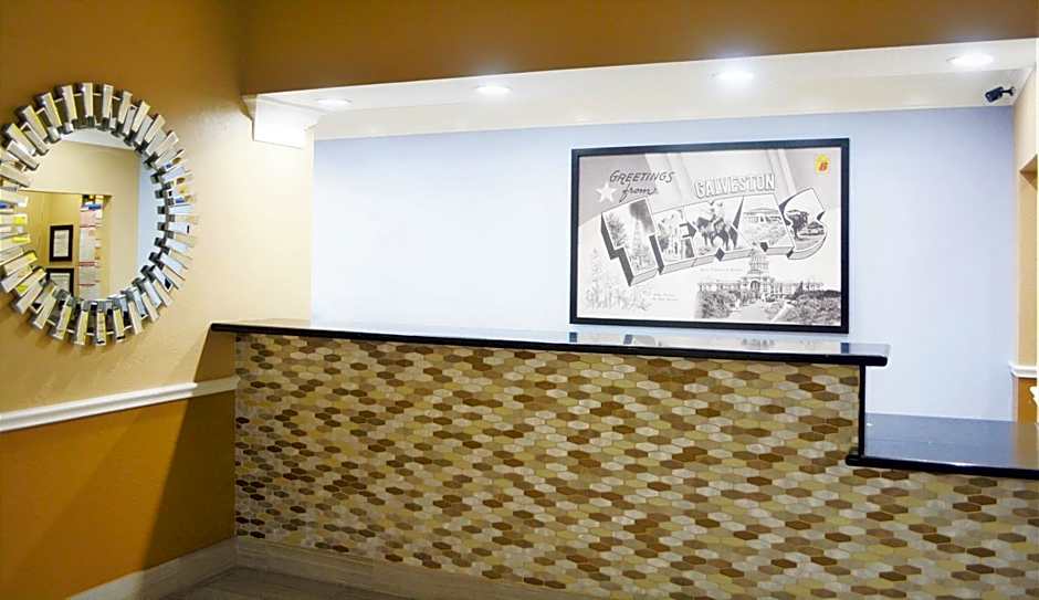 Super 8 by Wyndham Galveston