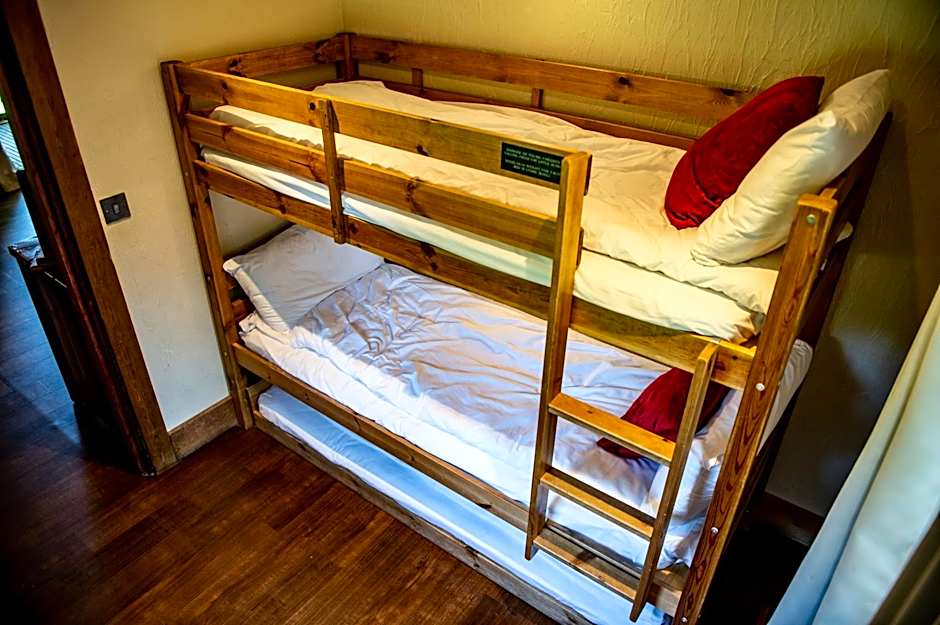 Warwick Castle Hotel & Knight's Village