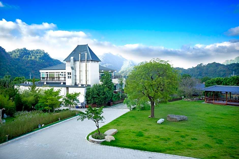 Schokolake Country House