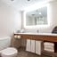 Holiday Inn Express & Suites Arlington North – Stadium Area by IHG