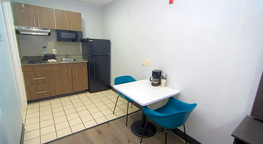 Studio 6 Extended Stay - West Palm Beach, FL