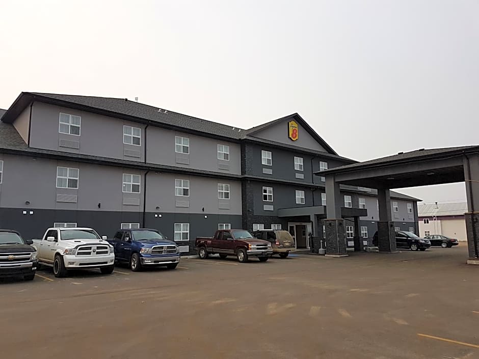 Super 8 by Wyndham Hardisty