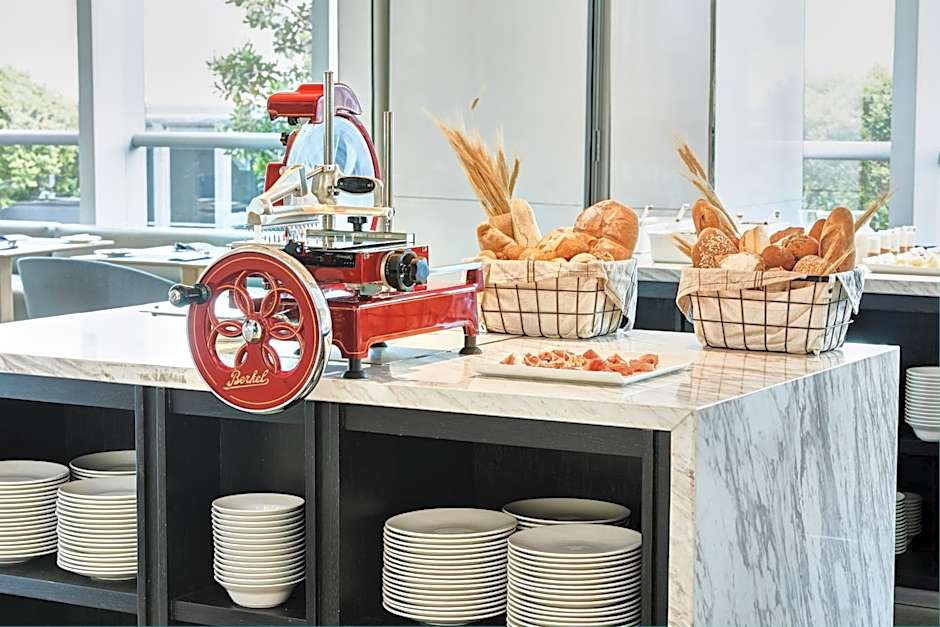 AC Hotel by Marriott® Santiago Cenco Costanera