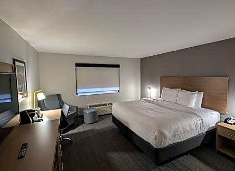 King Room with Roll-In Shower - Disability Access/Non Smoking