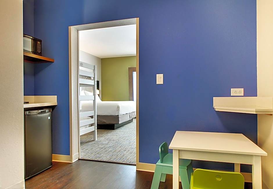 Holiday Inn Express & Suites Charleston NE Mt Pleasant US17 By IHG