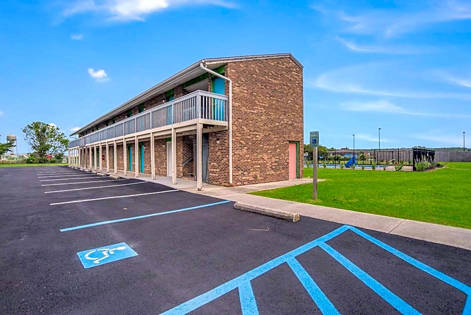 Rodeway Inn at Somers Cove Marina