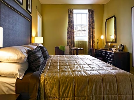 1 Double Bed Nsmk Stnd