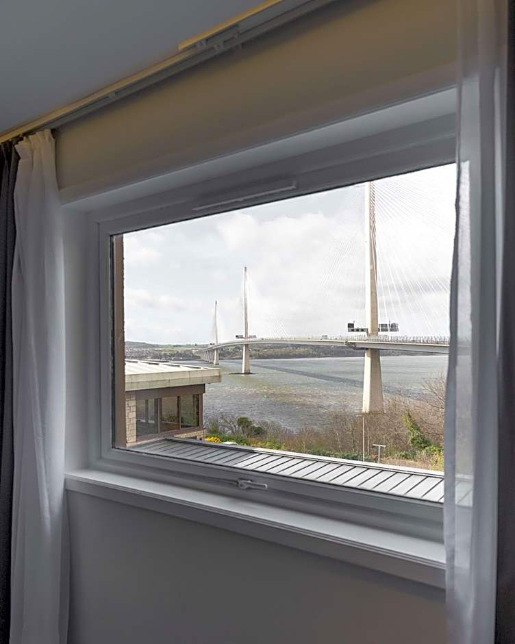 DoubleTree by Hilton Edinburgh - Queensferry Crossing