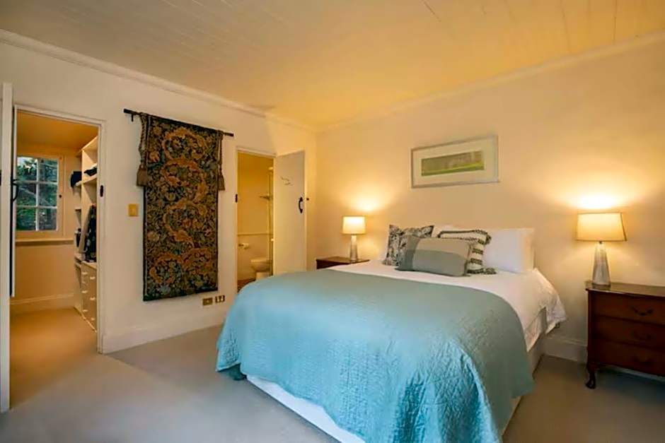 FROGWELL HOLLOW immerse into an idyllic fairytale