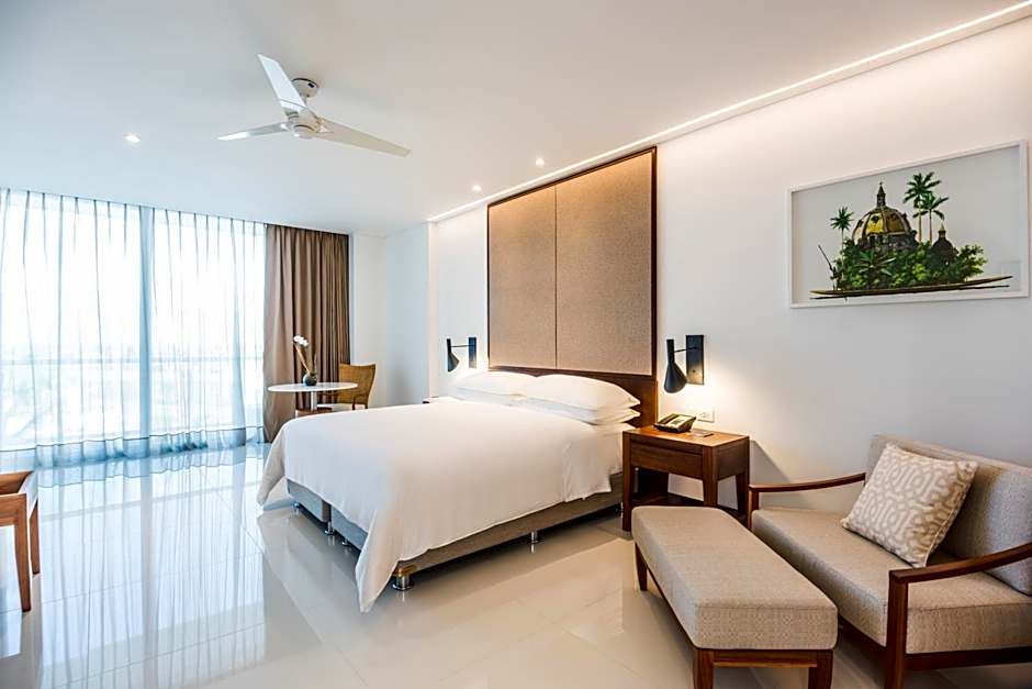 Photo 1 of 3 of Club Junior Preferred 1 King Bed Suite, Tropical View