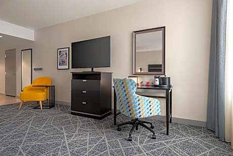 Queen Room with Two Queen Beds - Mobility Access/Non-Smoking
