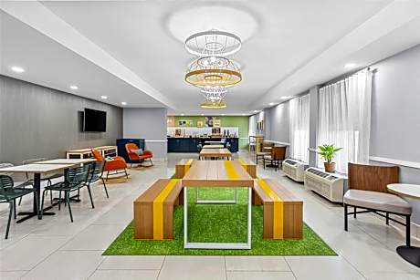 Spark by Hilton Des Plaines Chicago O'Hare