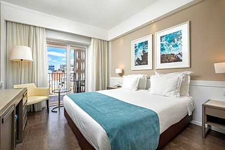 Standard Double or Twin Room with City View