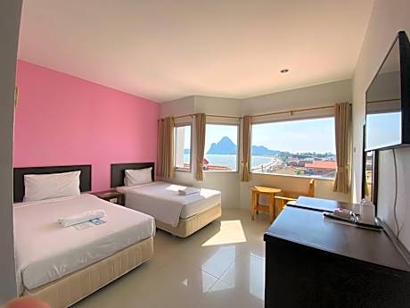 Standard Twin Room with Sea View