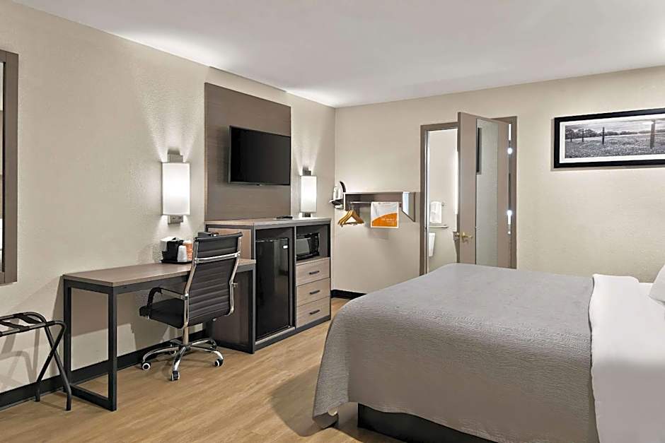 Quality Inn & Suites Weatherford