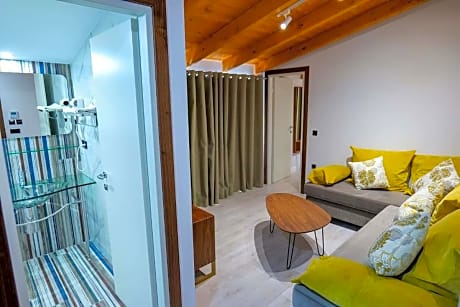 TRIPLE ROOM WITH BALCONY