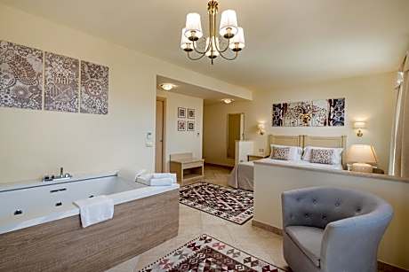Suite with Spa Bath and Balcony