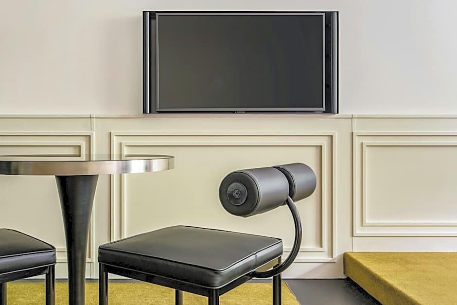 Roomers Munich, Autograph Collection by Marriott