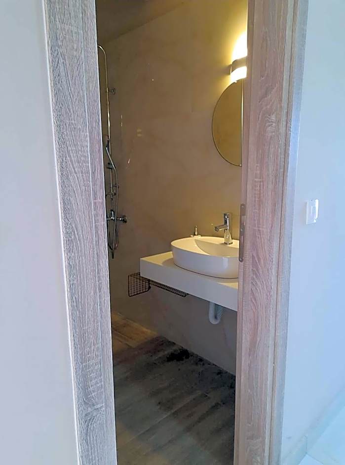 Nissi Collection Rooms