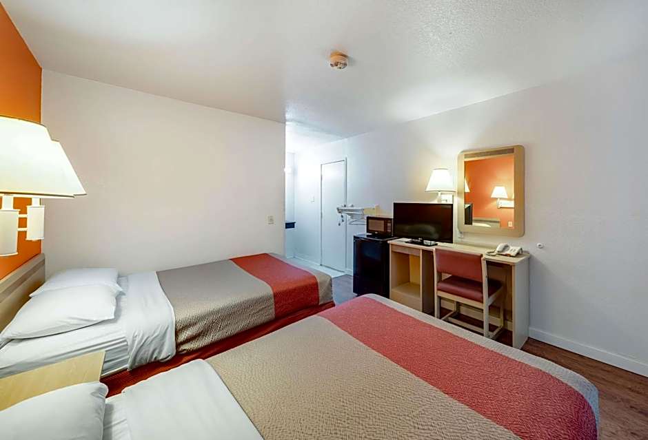 Motel 6-Greenville, TX