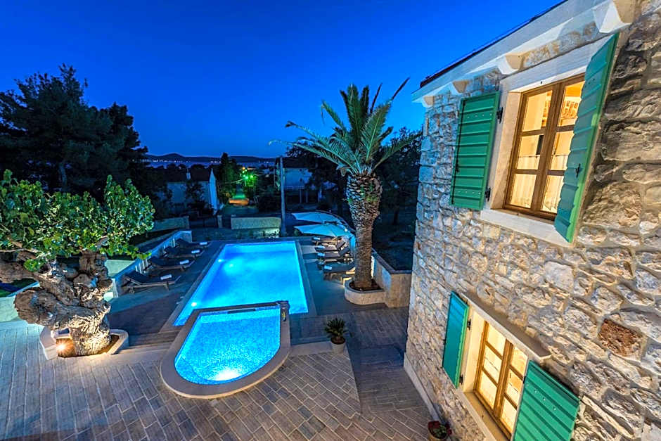 MY DALMATIA - Authentic villa Dumina with private heated pool