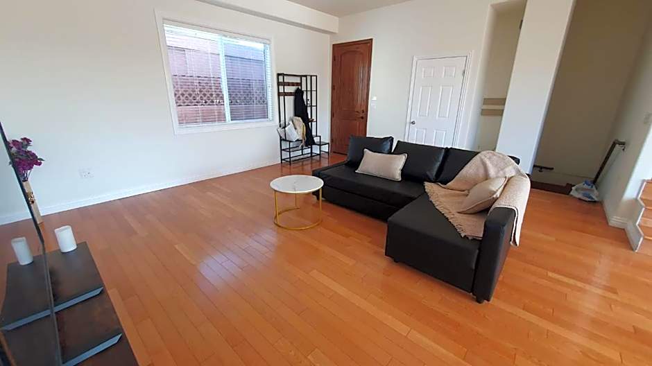 3 Bedroom Hollywood Gem