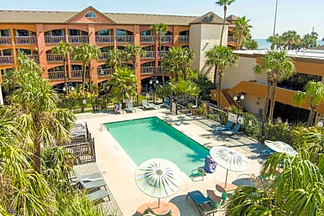 Beachfront Palms Hotel