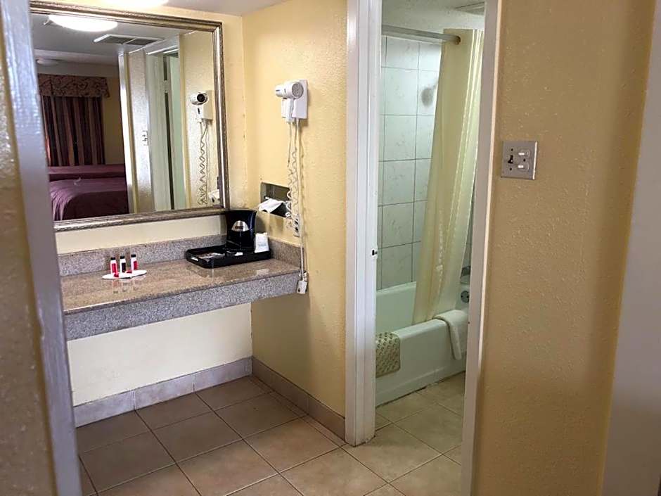 Days Inn by Wyndham Gainesville